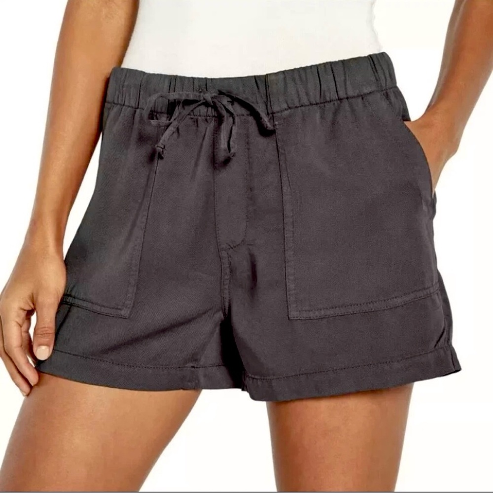 GAP Tencel Shorts Black || NWT || size Small